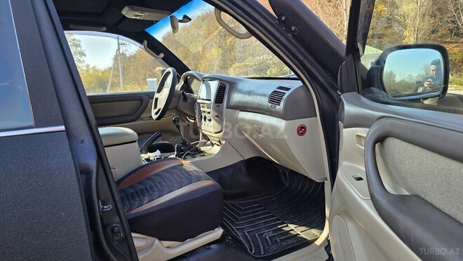 Toyota Land Cruiser-9