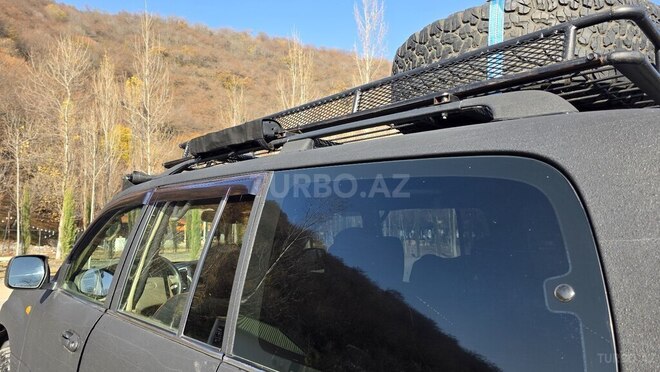 Toyota Land Cruiser-8
