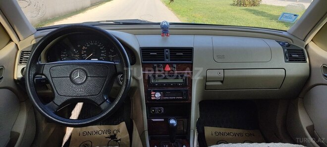 Mercedes C 220 1999, 330,000 km - 2.2 л - Bakı