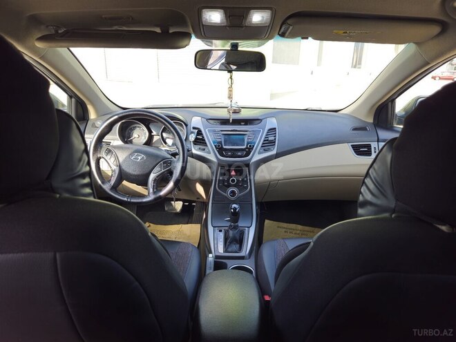 Hyundai Elantra 2015, 273,588 km - 1.8 l - Bakı