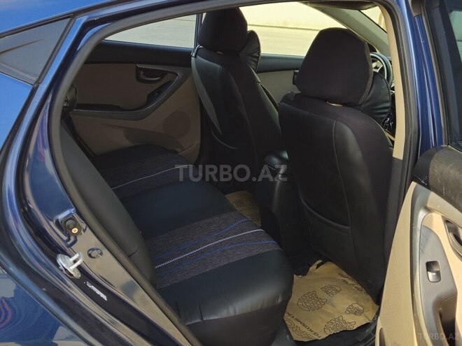 Hyundai Elantra 2015, 273,588 km - 1.8 l - Bakı