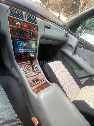 Mercedes E 200 1998, 25,484 km - 2.0 l - Bakı