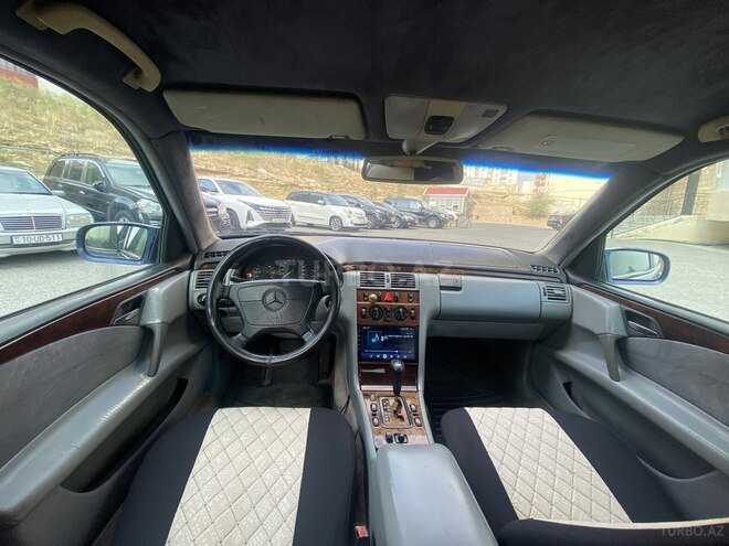 Mercedes E 200 1998, 25,484 km - 2.0 l - Bakı