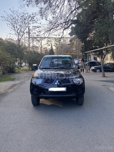 Mitsubishi L200 2010, 294,000 km - 2.5 l - Bakı