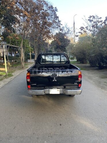 Mitsubishi L200 2010, 294,000 km - 2.5 l - Bakı
