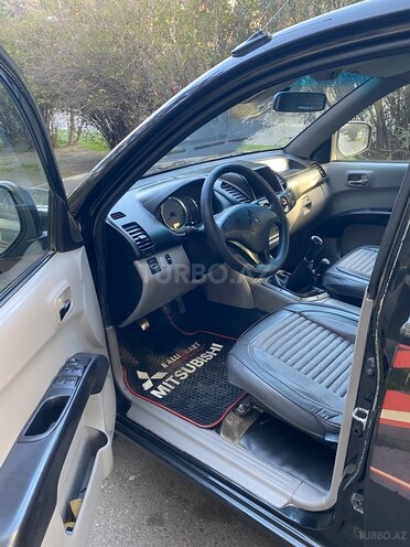 Mitsubishi L200 2010, 294,000 km - 2.5 l - Bakı