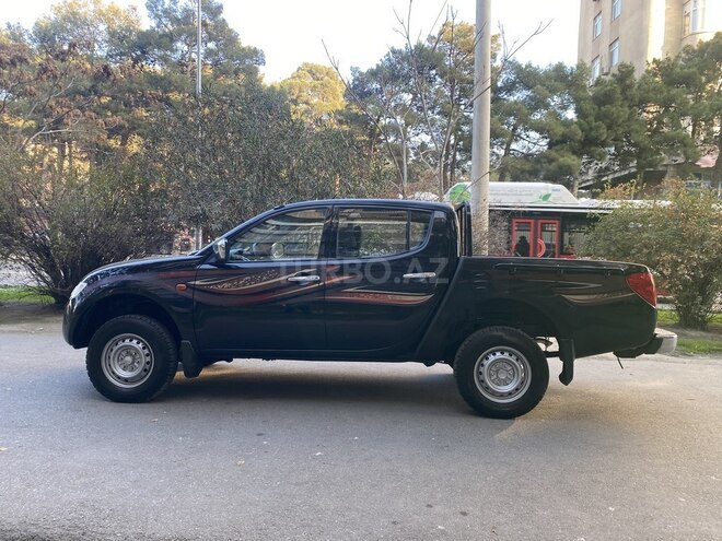 Mitsubishi L200 2010, 294,000 km - 2.5 l - Bakı
