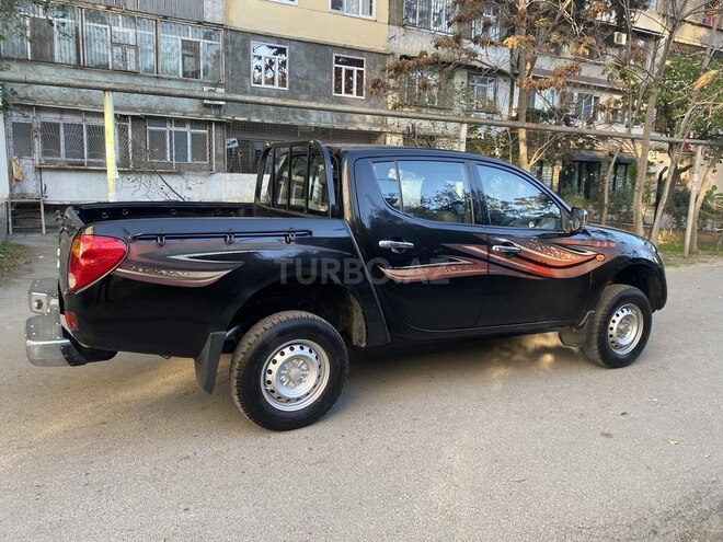 Mitsubishi L200 2010, 294,000 km - 2.5 l - Bakı