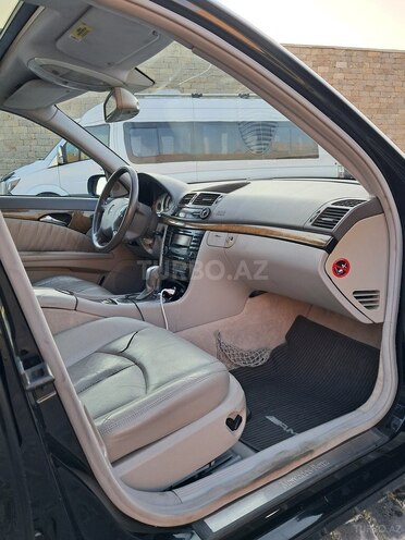 Mercedes E 240 2004, 241,310 km - 2.6 l - Bakı