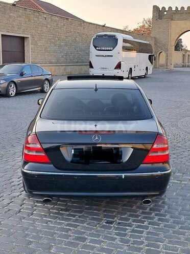 Mercedes E 240 2004, 241,310 km - 2.6 l - Bakı
