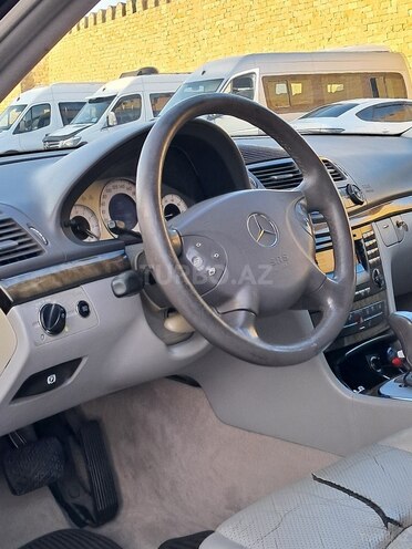 Mercedes E 240 2004, 241,310 km - 2.6 l - Bakı