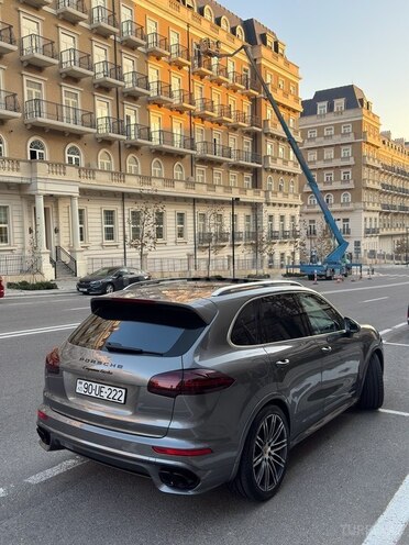 Porsche Cayenne Turbo 2016, 105,000 km - 4.8 л - Bakı