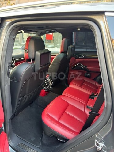 Porsche Cayenne Turbo 2016, 105,000 km - 4.8 л - Bakı