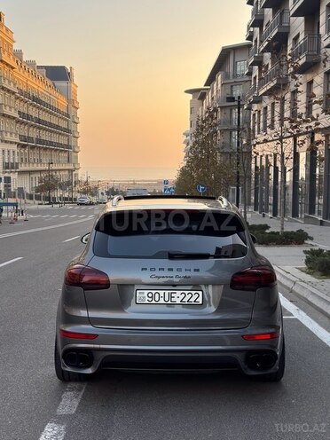 Porsche Cayenne Turbo 2016, 105,000 km - 4.8 л - Bakı