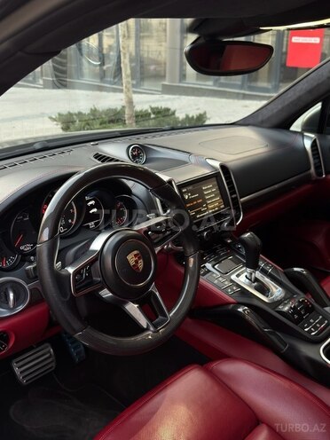 Porsche Cayenne Turbo 2016, 105,000 km - 4.8 л - Bakı