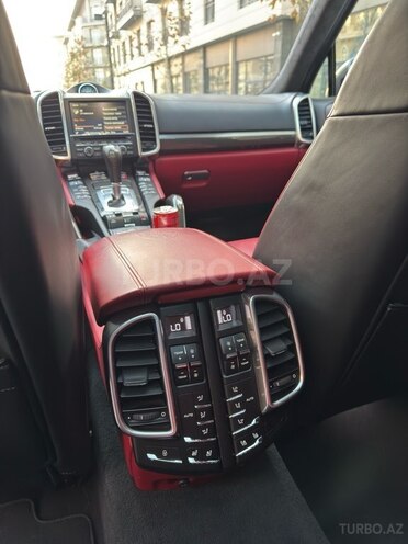 Porsche Cayenne Turbo 2016, 105,000 km - 4.8 л - Bakı