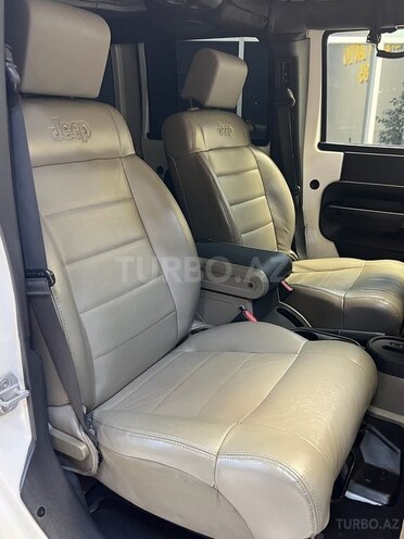 Jeep Wrangler-19