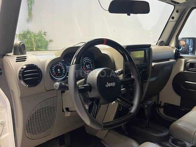 Jeep Wrangler-11