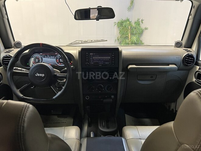 Jeep Wrangler-16