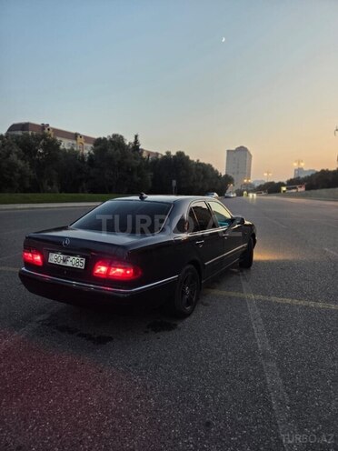 Mercedes E 240 1997, 262,000 km - 2.4 l - Bakı