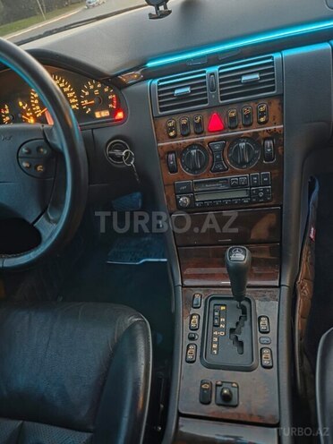Mercedes E 240 1997, 262,000 km - 2.4 l - Bakı