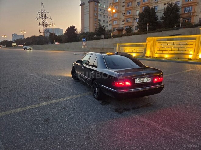 Mercedes E 240 1997, 262,000 km - 2.4 l - Bakı