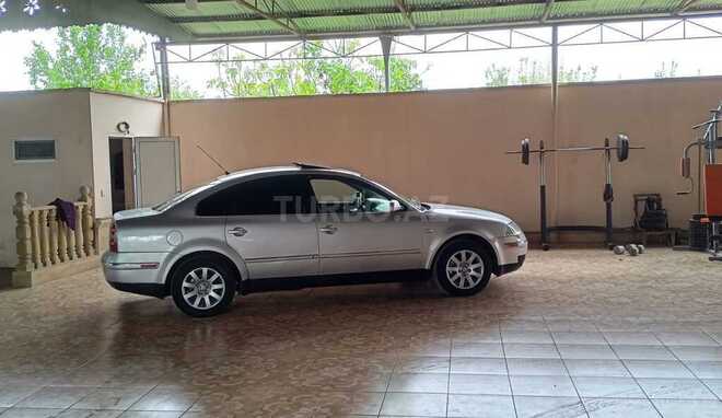 Volkswagen Passat 2003, 232,000 km - 1.8 l - Şirvan