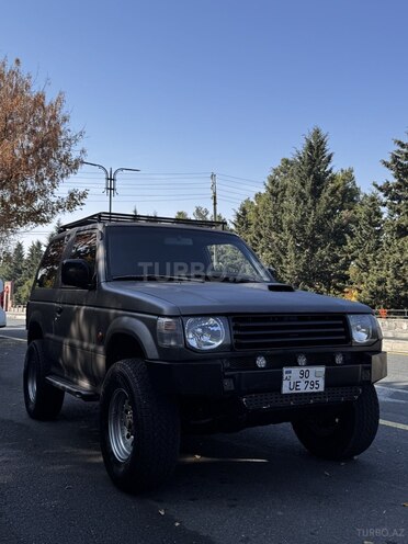 Mitsubishi Pajero 1992, 400,000 km - 2.5 l - Qax