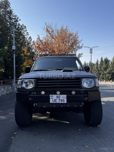 Mitsubishi Pajero 1992, 400,000 km - 2.5 l - Qax