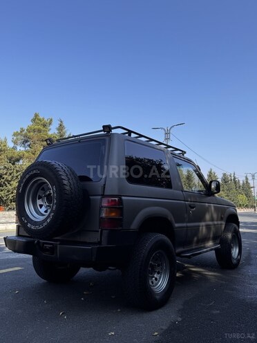 Mitsubishi Pajero 1992, 400,000 km - 2.5 l - Qax