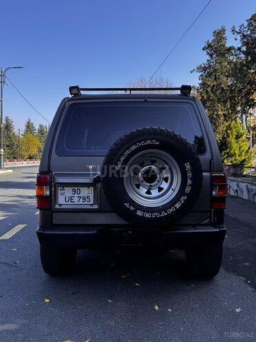 Mitsubishi Pajero 1992, 400,000 km - 2.5 l - Qax