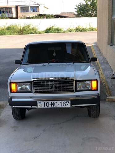 LADA (VAZ) 2107 2004, 72,000 km - 1.6 l - Salyan