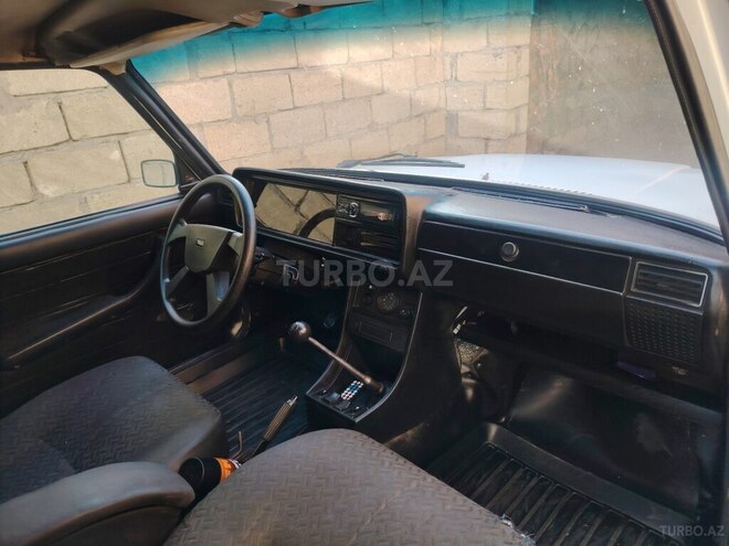 LADA (VAZ) 2107 2004, 72,000 km - 1.6 l - Salyan