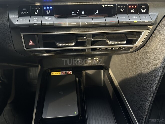 Toyota Camry 2025, 8,200 km - 2.5 l - Bakı