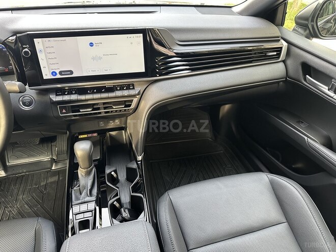 Toyota Camry 2025, 8,200 km - 2.5 l - Bakı