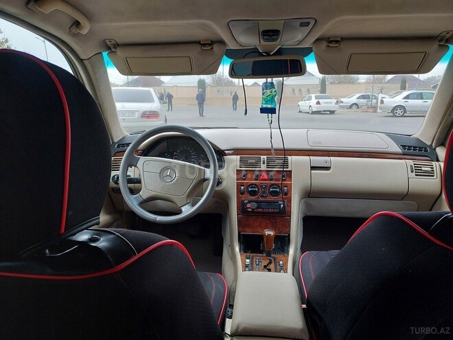 Mercedes E 220 1999, 523,524 km - 2.2 l - Ağcabədi