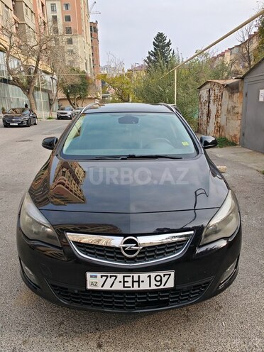 Opel Astra 2011, 215,000 km - 1.4 l - Bakı
