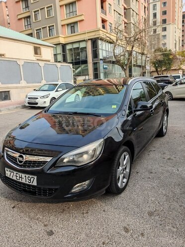 Opel Astra 2011, 215,000 km - 1.4 l - Bakı