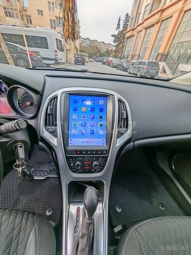 Opel Astra 2011, 215,000 km - 1.4 l - Bakı