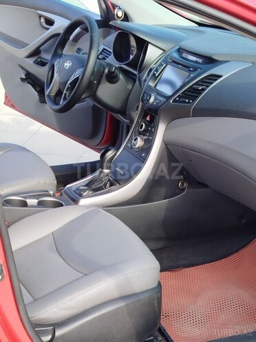 Hyundai Elantra 2015, 270,370 km - 2.0 l - Bakı