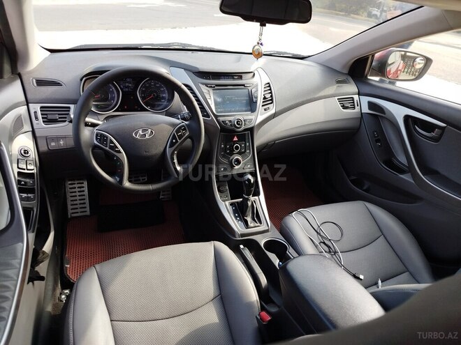 Hyundai Elantra 2015, 270,370 km - 2.0 l - Bakı