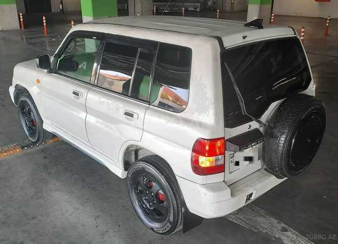 Mitsubishi Pajero io 2000, 286,000 km - 1.8 л - Bakı