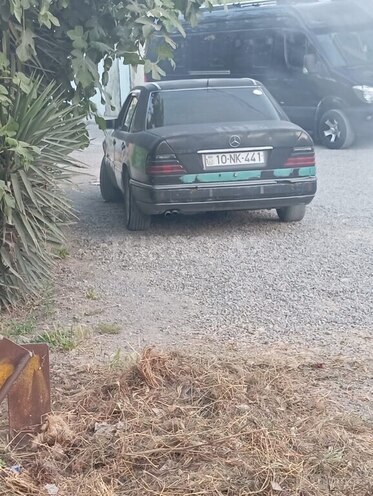 Mercedes 300 D 1994, 400,000 km - 3.0 l - Bakı