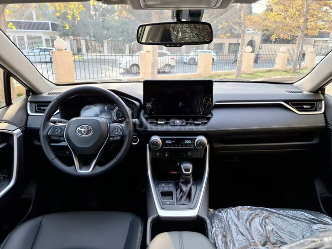 Toyota RAV4 2025, 3,800 km - 2.5 l - Bakı