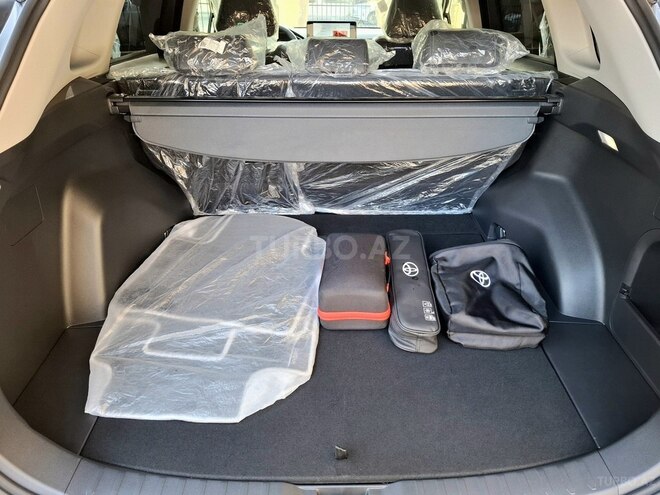 Toyota RAV4 2025, 3,800 km - 2.5 l - Bakı