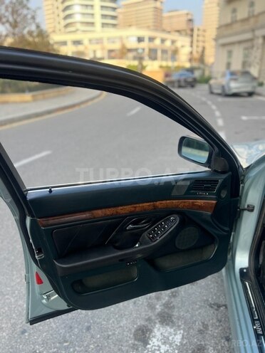 BMW 528 1999, 200,800 km - 2.8 l - Bakı