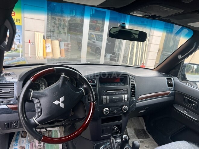 Mitsubishi Pajero 2009, 344,000 km - 3.2 l - Şabran