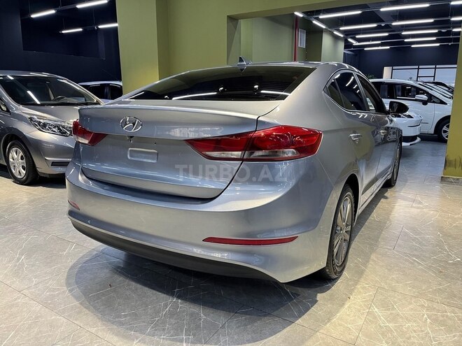 Hyundai Elantra-5