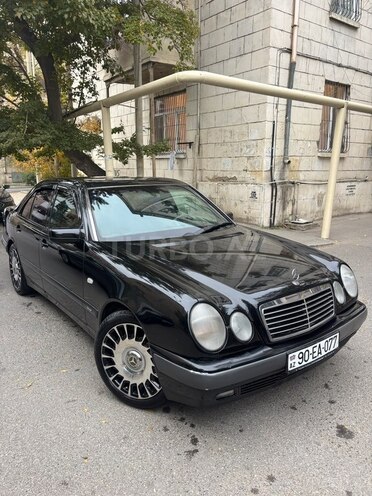 Mercedes E 230 1997, 141,000 km - 2.3 l - Bakı