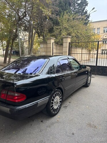 Mercedes E 230 1997, 141,000 km - 2.3 l - Bakı